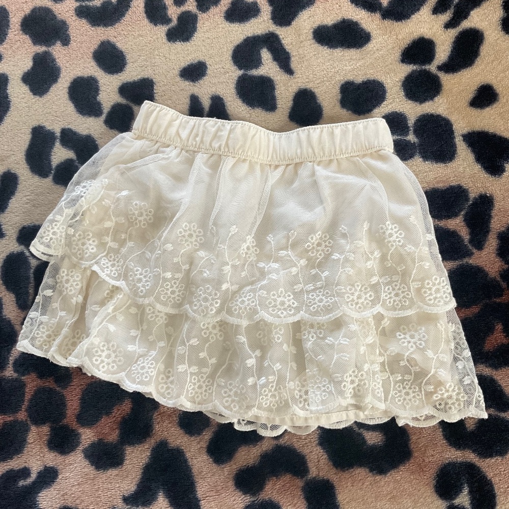 SOLD Carter’s embroidered lace frills skirt Girls 4T